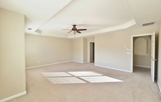 5 beds, 3 baths, $2,695