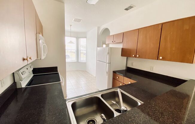 Beautiful 3 BD / 2.5 BA Townhome