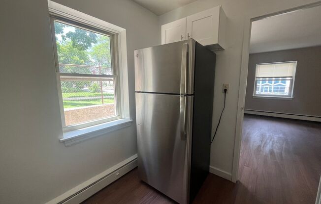 1 bed, 1 bath, $1,095, Unit 104