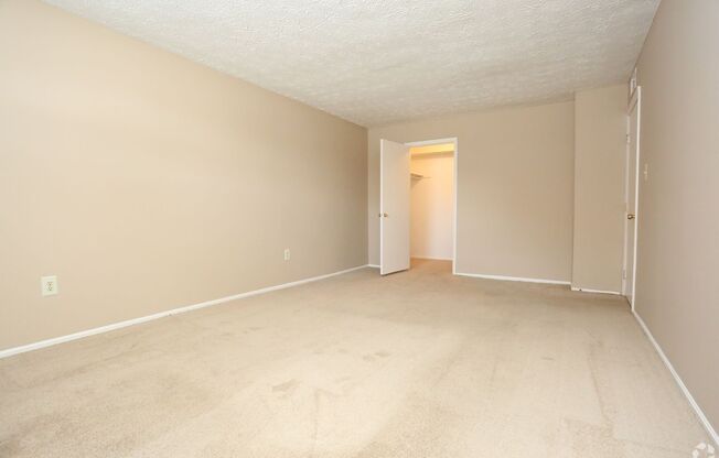 2 beds, 1 bath, 1,004 sqft, $1,205