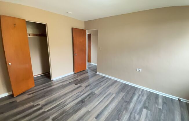 2 beds, 1 bath, $895, Unit Unit 32