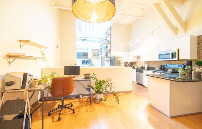 3 beds, 2 baths, 1,890 sqft, $2,500, Unit 331