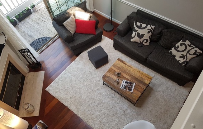 Loft 2BR plus den/2BA condo walking distance to Metro