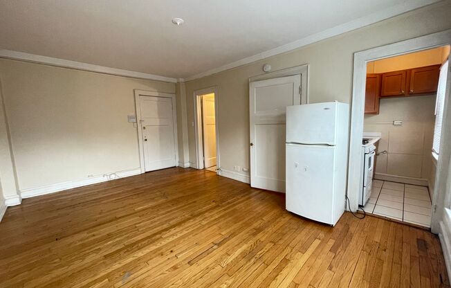 Studio, 1 bath, $825, Unit 304