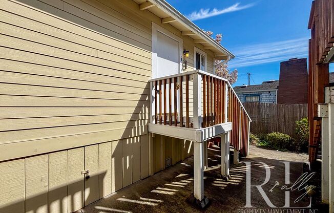 Charming 2-Bedroom, 1-Bathroom Apartment in Downtown Bremerton