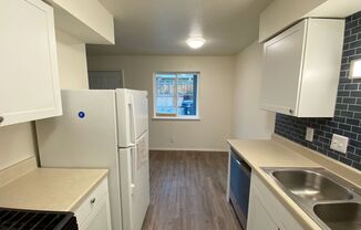 2 beds, 1 bath, 825 sqft, $1,200, Unit Unit 3