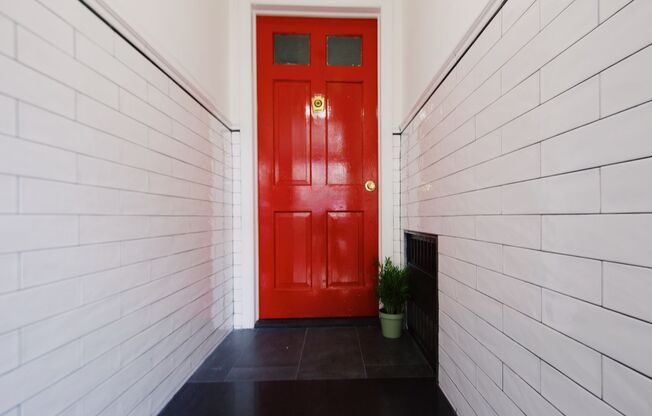 2423 Cambreleng LLC