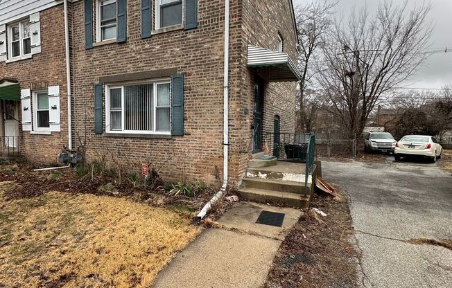 Beautiful 2 bed 1 bath single family home - South Deering