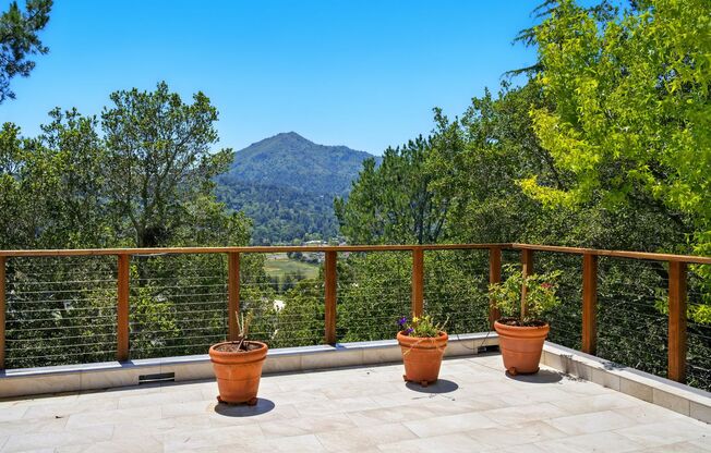 Gorgeous 4 bedroom home in Greenbrae with fantastic views for rent!