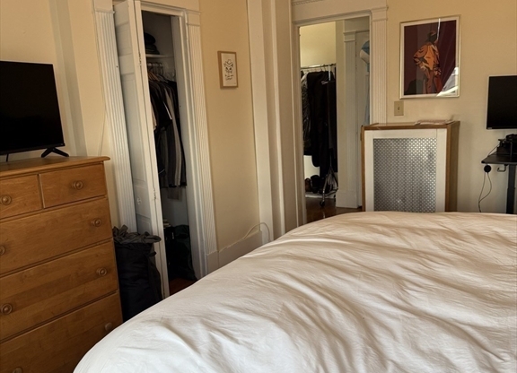 1 bed, 1 bath, 610 sqft, $3,200, Unit 609
