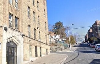 15 LOCUST HL AVE