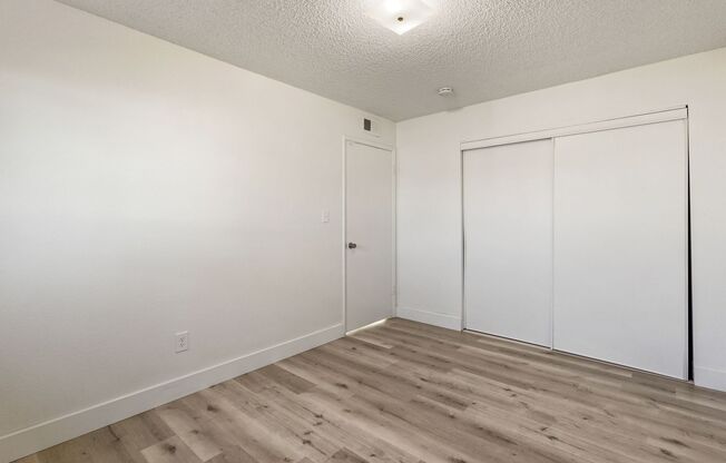 1 bed, 1 bath, 640 sqft, $1,395, Unit 77