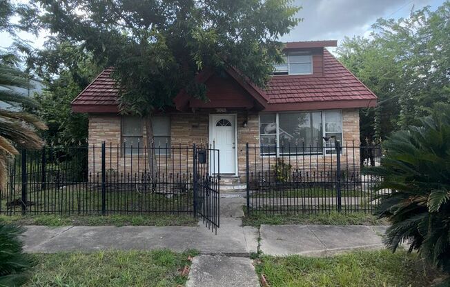 3012 Live Oak Street