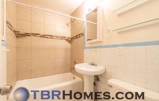 3 beds, 2 baths, $2,300