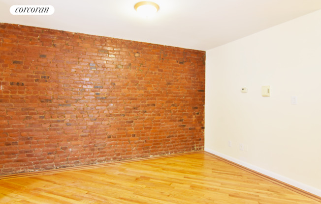 32 GREENE AVE