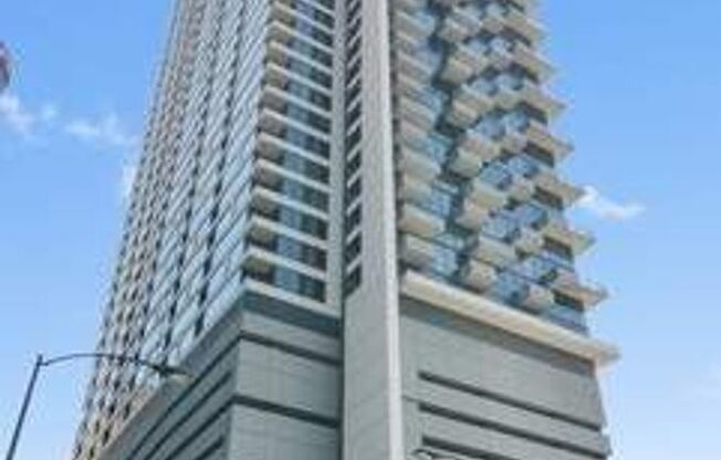 High floor 2b2b unit right by Westloop