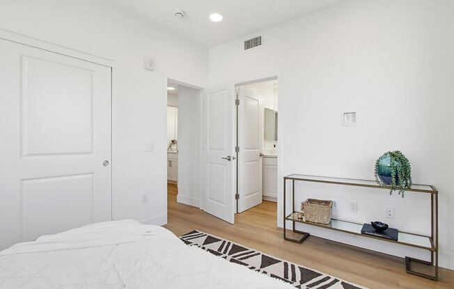 2 beds, 2 baths, 725 sqft, $2,995, Unit 3301