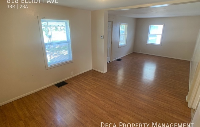 3 beds, 1.5 baths, 1,570 sqft, $1,300