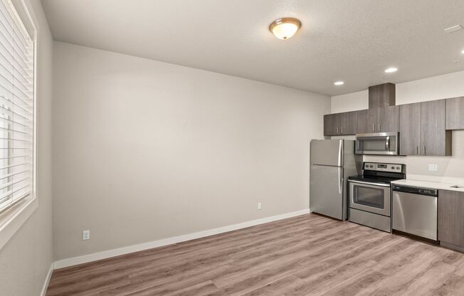 1 bed, 1 bath, 576 sqft, $1,295