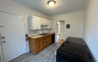 2 beds, 1 bath, $1,700, Unit 3