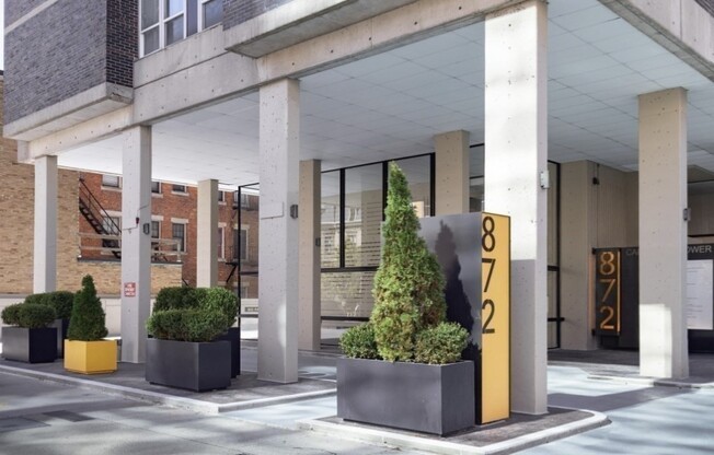 2 beds, 2 baths, 1,000 sqft, $3,900, Unit 801