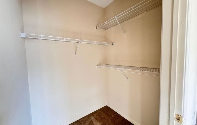4 beds, 4 baths, $2,500, Unit # 424