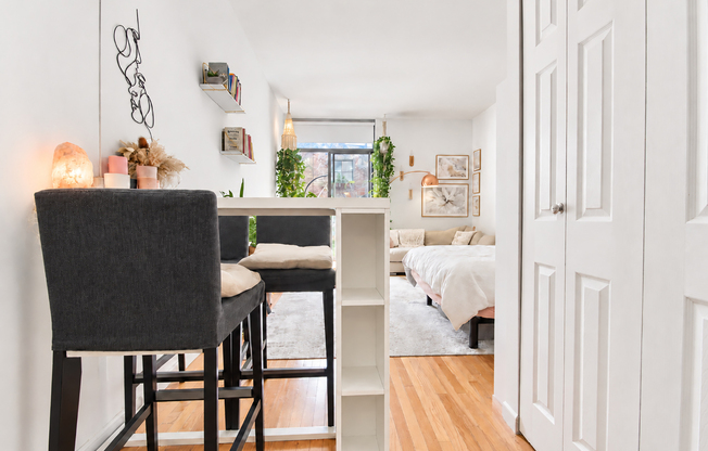 Studio, 1 bath, $4,950, Unit 4B