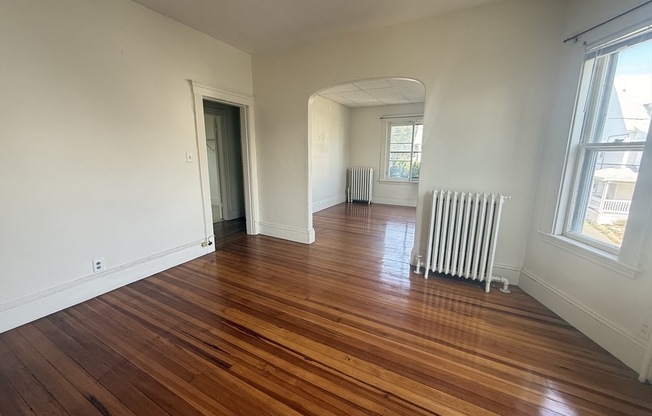 37 DOLPHIN AVE