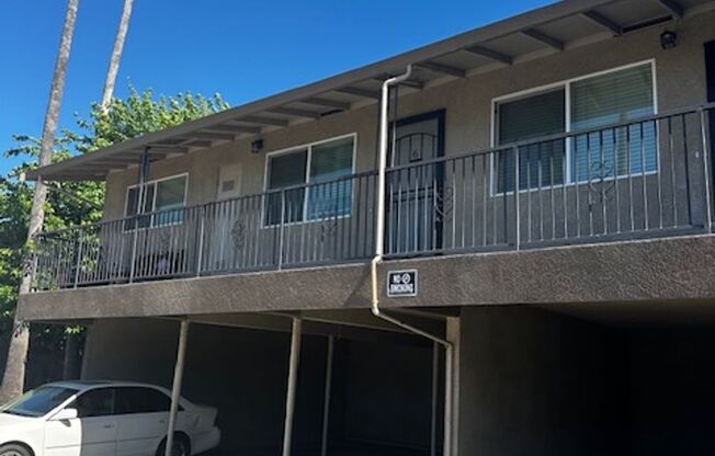 Excellent commute location. 1 bedroom upstairs unit in the heart of Concord