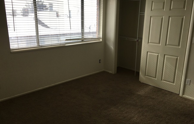 3 beds, 1 bath, $1,195