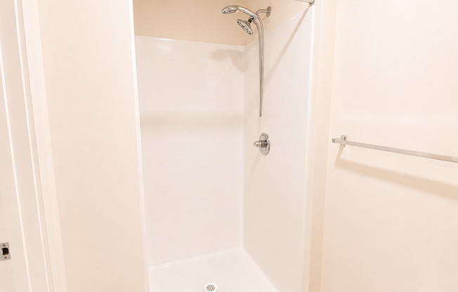 Studio, 1 bath, 175 sqft, $999, Unit 215