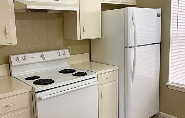 2 beds, 1.5 baths, 681 sqft, $895, Unit WC 7