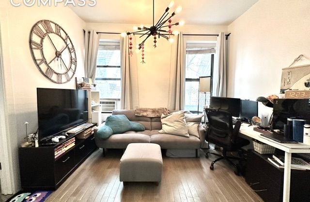 205 W 103 ST