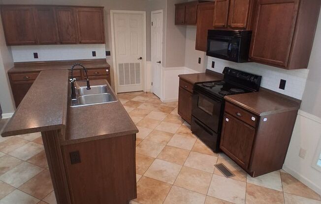 Charming 3 Bedroom, 2 Bath Home in Ohatchee, AL