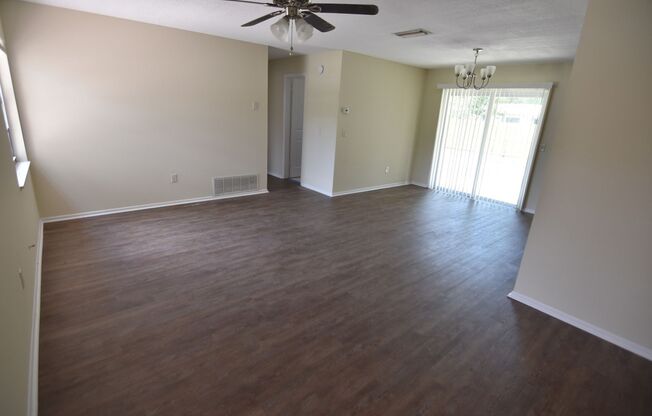 ALTAMONTE SPRINGS: 3 Bed/2 Bath SFH in Charter Oaks AVAILABLE JULY 21st!