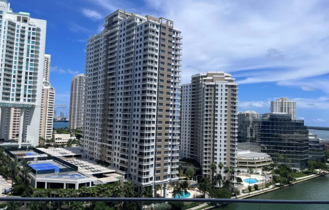 495 Brickell Ave