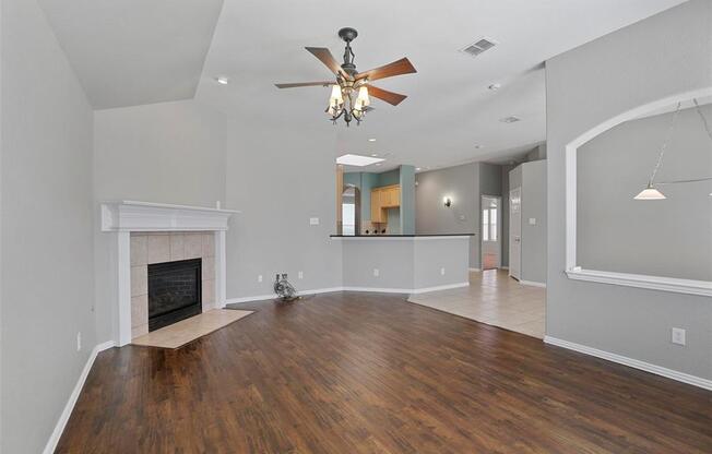 1776 BENTLEY DR