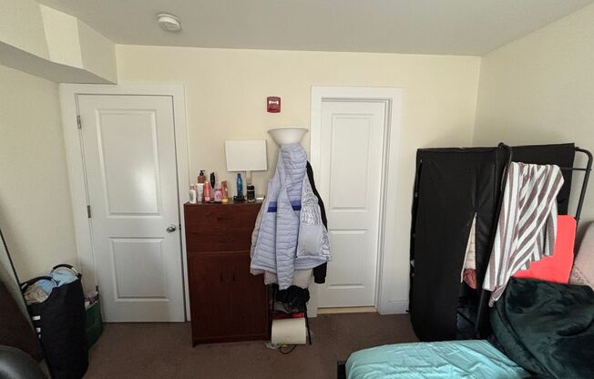 3 beds, 3 baths, 787 sqft, $1,875, Unit Unit 10