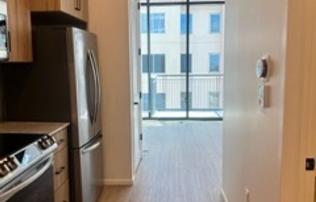 Studio, 1 bath, 406 sqft, $2,495, Unit 813