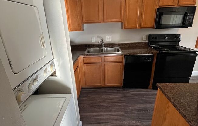 2 beds, 1 bath, $1,625, Unit 13164