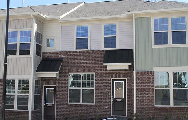 Live in Popular Thompson Ridge near Duke!