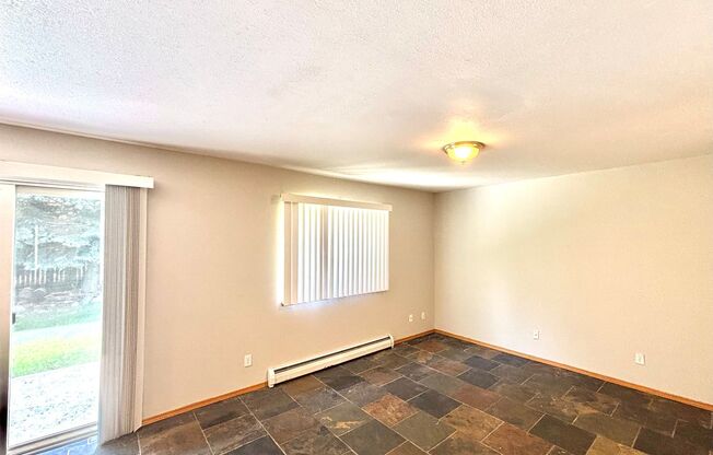 Great 4 bedroom home close to MSU & the hospital