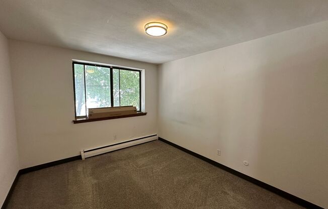 1 bed, 1 bath, $1,095, Unit 209