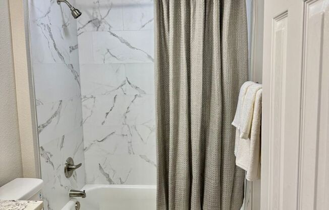 2 beds, 2 baths, 1,000 sqft, $1,275, Unit 419