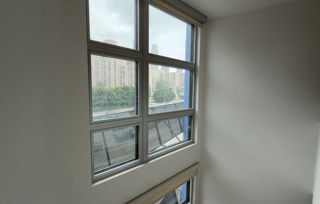 1 bed, 1.5 baths, 889 sqft, $2,710, Unit 461