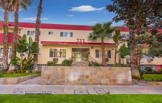 Welcome to 722 S. St. Andrews Pl.
