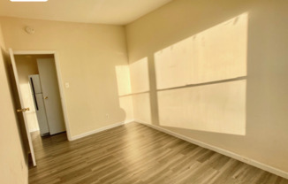 1 bed, 1 bath, $2,050, Unit 2R