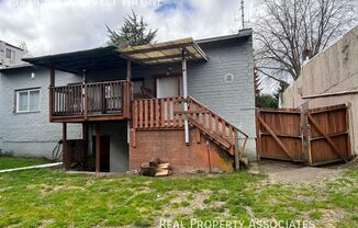 9414 B ROOSEVELT WAY NE