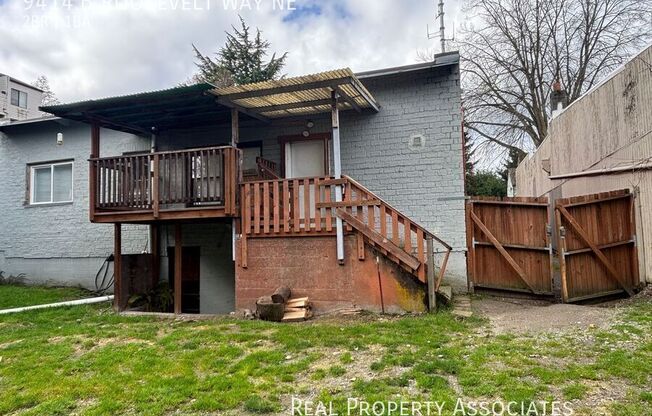 9414 B ROOSEVELT WAY NE