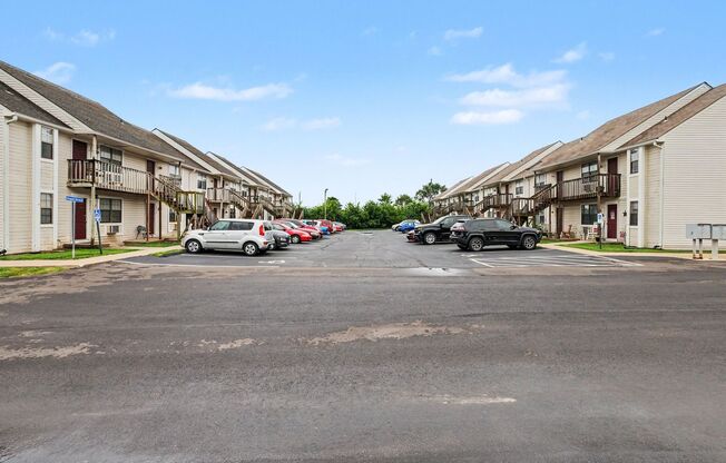 4 beds, 2.5 baths, 1,650 sqft, $1,800, Unit Chapel Dr-6823